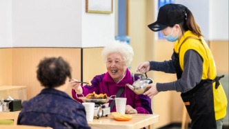 国家发改委主任郑栅洁：“十五五”时期将改造提升2000个公办养老机构