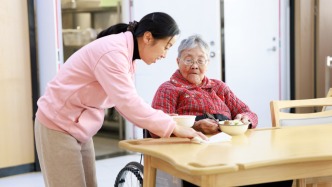 民生主题记者会丨民政部：将“养老服务师”纳入新职业