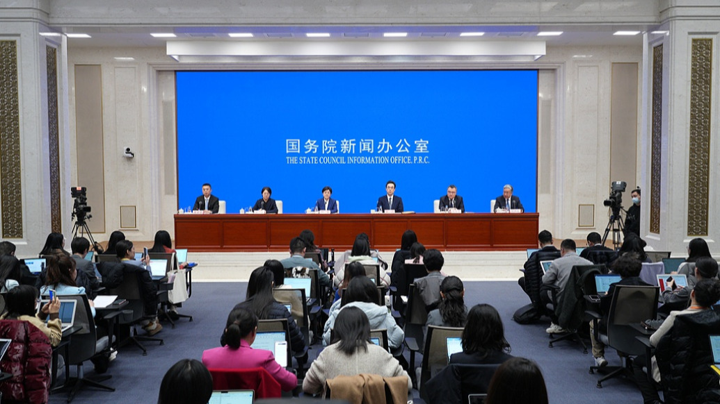 乘势而上｜民生指标占主要指标比重超1/3，“十五五”规划纲要草案有哪些看点？