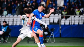 斯卢茨基：赛季首秀整体满意，丢球源于队员注意力不集中