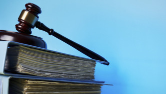 最高法：帮助追回农民工工资等劳动报酬241.2亿元