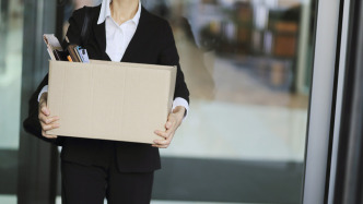 维护女职工合法权益：孕产期、哺乳期女职工遭违法解聘问题被写入最高检报告