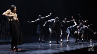 舞蹈剧场《素食者》：文字抵达不了的地方，肌肉和呼吸可以