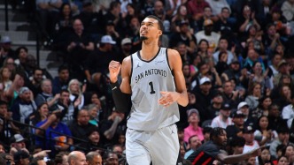 NBA｜赢下“德州内战”，谁能阻止文班亚马