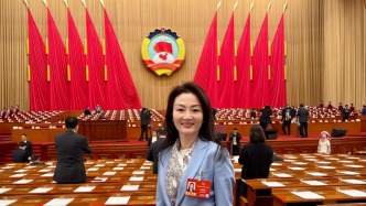 两会专访｜龙婉丽委员：解决校内体育场地不足，需政府提前统筹资源