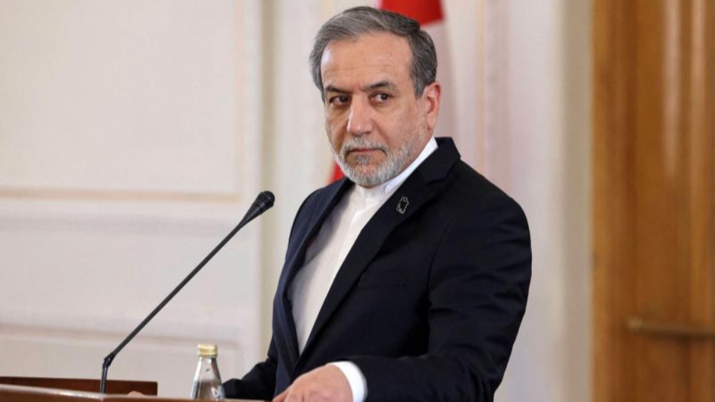 特朗普張口就來(lái)稱伊朗應(yīng)為女子小學(xué)遇襲負(fù)責(zé)，伊朗外長(zhǎng)氣笑了