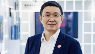 钟宝申代表：建议提高加班待遇，建立加班费“五年追溯机制”