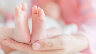 两会专访丨张翼代表：建议实施补充性育儿补贴，减轻育儿压力