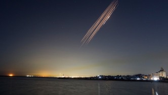 伊朗革命卫队：拥有“更强大、数量更多”的导弹，直指美以基地