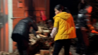 独居老人离世，邻居发现后全村自发来帮忙