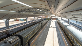 自3月12日起，中国北京、丹东至朝鲜平壤间双向开行国际旅客列车