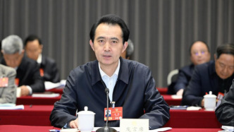 陈雍委员：需关注民办高校学费、患者院外购药等问题