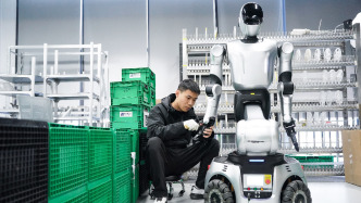 工人日?qǐng)?bào)聚焦：年輕人緣何“回流”智能工廠？