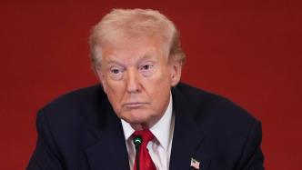 特朗普威胁伊朗不得在霍尔木兹海峡布雷