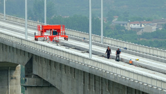 1月至2月全国铁路完成固定资产投资722亿元