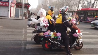 委员建议择机出台平台劳动者社会保险参保条例