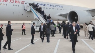 全國政協(xié)十四屆四次會議閉幕，在滬委員返滬