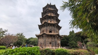 福建泉州的双面叙事：从“海丝古城”到“国潮新城”