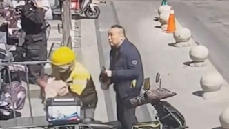 外賣員街頭用海姆立克急救幼兒，平臺(tái)為其頒發(fā)見(jiàn)義勇為獎(jiǎng)勵(lì)