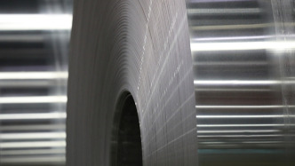 全球9%铝供应充斥变数！中东战火“烧”热铝价，但才只是开端？