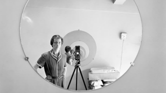 薇薇安·邁爾在上海：一位“保姆攝影師”的隱秘與沉靜