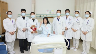 女子患罕見病致免疫系統(tǒng)“內(nèi)戰(zhàn)”，醫(yī)生用39天搶回生命