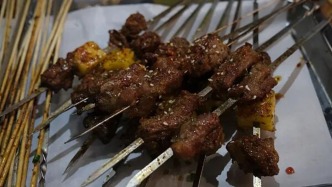 全国首家烧烤学院招生，烤串也能拿文凭，网友：没人会逃课吧