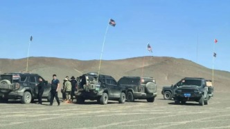 18辆越野车欲非法穿越罗布泊无人区，敦煌公安戈壁追踪4小时成功拦停
