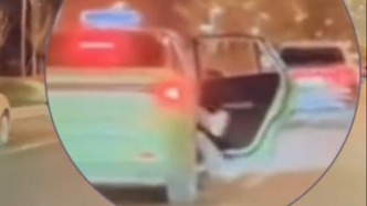 西安警方通报“女子从行驶出租车跳下”：系与友人酒后争执，已处罚