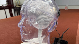 追问｜全球首个植入式脑机接口设备获批上市，何时能进医院？