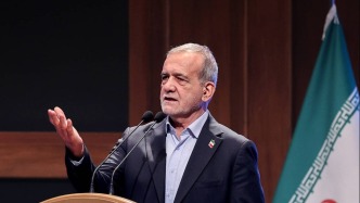 伊朗总统：有义务完全遵从最高领袖指示