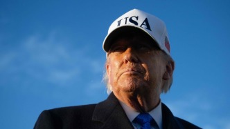 特朗普：美军轰炸伊朗石油出口枢纽哈尔克岛