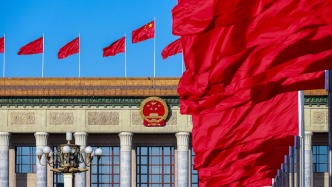 一個(gè)開放、自信、從容的中國，春天再出發(fā)