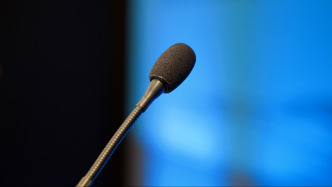 无锡至成都航班滑行时一旅客充电宝发生自燃，深圳航空通报