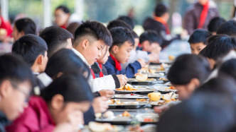 大宗食品抽檢合格率連續(xù)四年超99%，食品安全總體水平持續(xù)向好