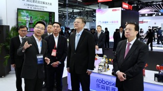 機(jī)遇共享、合作共贏、未來共創(chuàng)！陳吉寧龔正察看AWE2026東方樞紐國際商務(wù)合作區(qū)展區(qū)