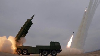 朝鲜人民军远程炮兵部队进行火力打击训练