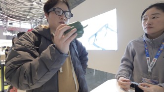 未來的家什么樣？記者在AWE現(xiàn)場沉浸式體驗AI承包家務(wù)