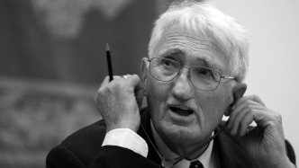 澎湃思想周報(bào)｜哈貝馬斯反對“哈貝馬斯機(jī)器”；戰(zhàn)爭中使用的AI