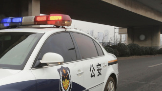 四川一民警抓捕命案逃犯時壯烈犧牲，兩名犯罪嫌疑人畏罪自殺