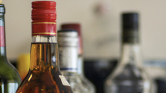 市場(chǎng)監(jiān)管總局部署酒類產(chǎn)品突出問題治理，嚴(yán)打假借“特供”虛假宣傳等