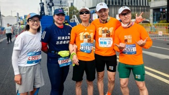 現(xiàn)場(chǎng)｜為什么越來越多人跑步，在十周年的上海半馬找到答案