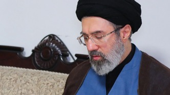 一位领袖，一座岛屿：伊朗局势变化的两个关键