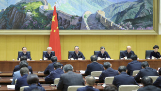 李強(qiáng)主持召開國務(wù)院第十一次全體會(huì)議