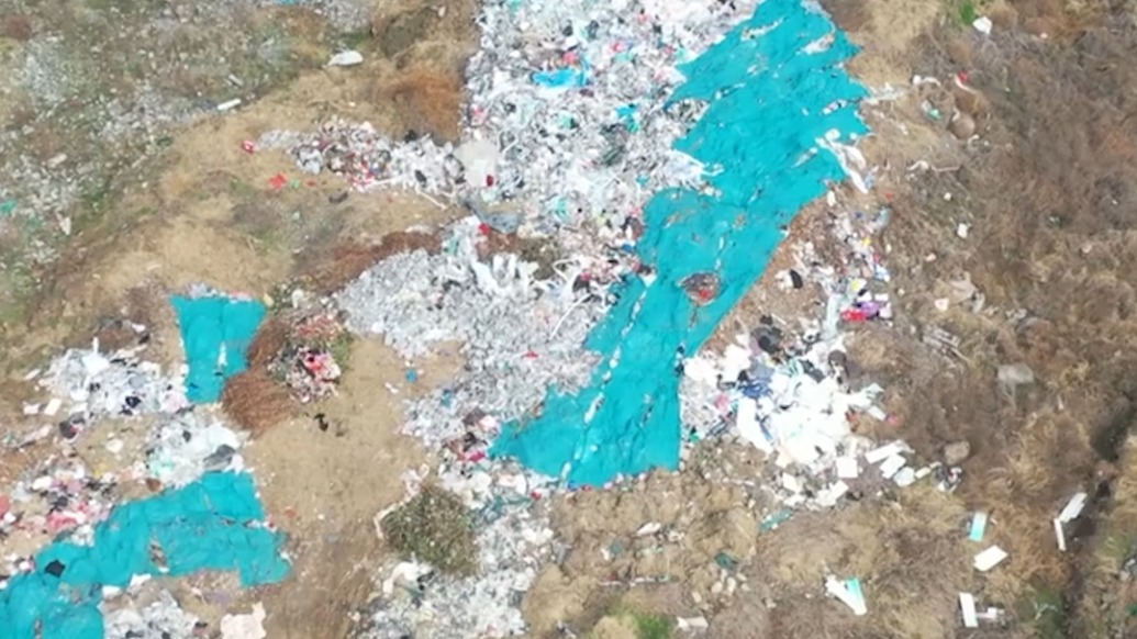 河南焦作通報(bào)“耕地旁垃圾成堆”：該地塊為上級(jí)批復(fù)的建設(shè)用地，目前垃圾已清理
