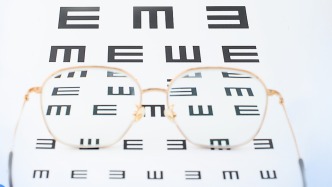 央媒：是時候打破眼鏡行業(yè)的價格“濾鏡”了