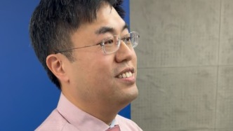 臺籍學(xué)者談《沉默的榮耀》島內(nèi)熱播：讓歷史呈現(xiàn)在兩岸同胞面前，臺灣民眾就不會被誤導(dǎo)