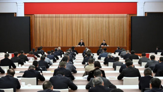 上海市委中心组学习会专题学习习近平总书记关于树立和践行正确政绩观的重要论述