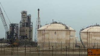 科威特國(guó)家石油公司一煉油廠遭襲起火