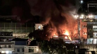 香港荃灣老圍地區(qū)發(fā)生火災，已疏散約100人